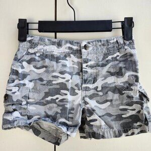 Youth Carhartt Gray Camo Shorts Girls Size 6x Excellent Condition Rn 13706